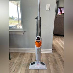 Bissell PowerFresh Pet Lift-Off 2 in 1 Scrubbing & Sanitizing Steam Mop